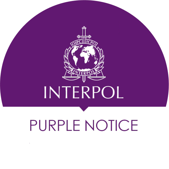 Anuncio morado de Interpol